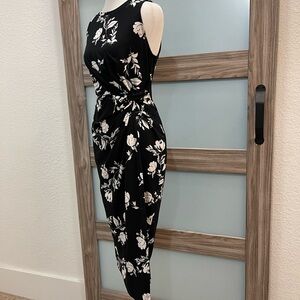 Nine Britton Black and White Sleeveless Sheath Dress